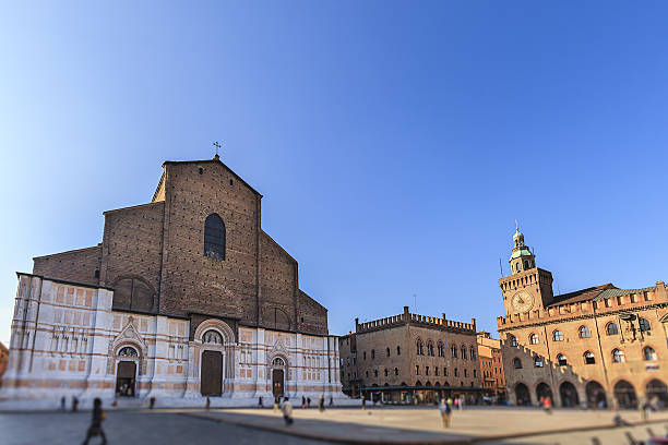 Bologna, Basilica of San Petronio - Emilia Romagna, Italy The Basilica of San Petronio is the biggest and most important church of Bologna, built in Gothic-style between 1390 and 1659, although the marble cover of the façade remained unfinished. It is located in Piazza Maggiore, in the old town of the city. Emilia Romagna, Italy. (selective focus) bologna photos stock pictures, royalty-free photos & images