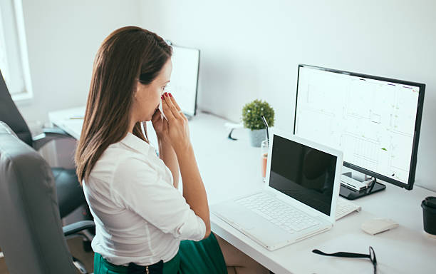 istock Businesswoman having flu 638778222