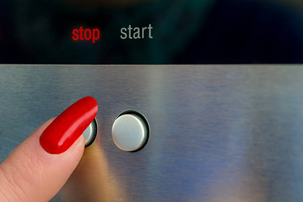 istock Turning on the oven off 638810234