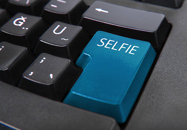 istock Enter Key With The Word Selfie 638835398