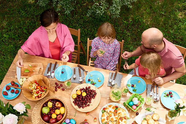 istock Outdoor family brunch 638866856