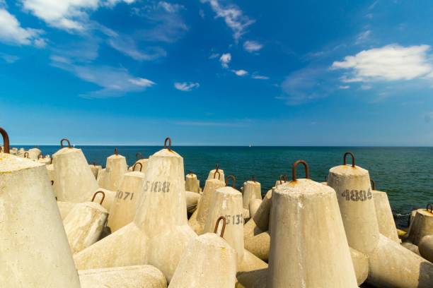 quebra-mar, mar Báltico, Kolobrzeg - foto de acervo