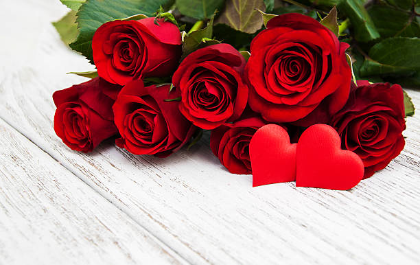 istock Red roses and hearts 638911864