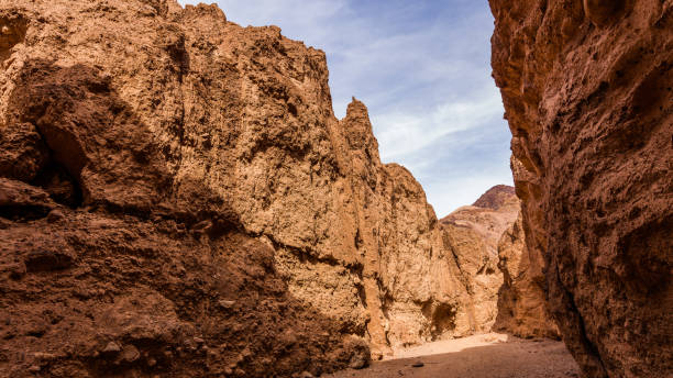 istock Narrow canyon with vertical walls on both sides. 638921100