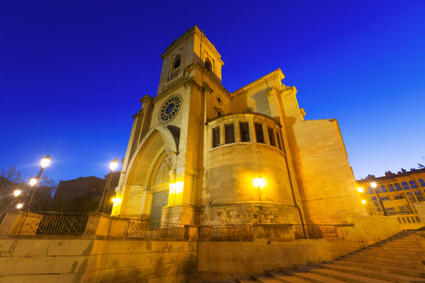 catedral de san juan de albacete en temprano en la mañana - provincia de albacete fotografías e imágenes de stock