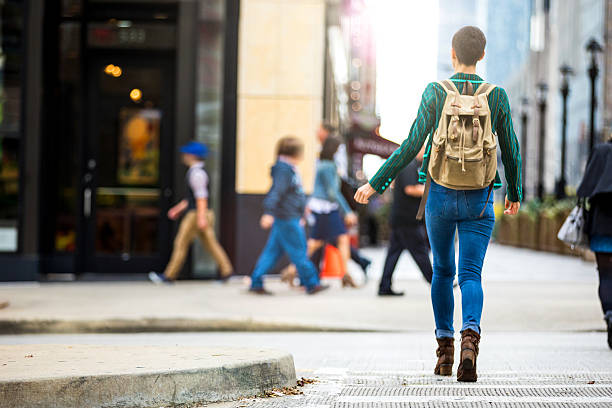 istock Young woman down for shopping in Chicago 638959712