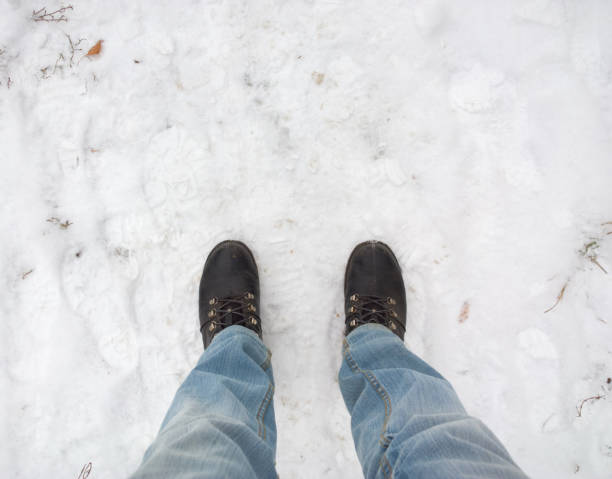 istock Feet in the snow. 638990606