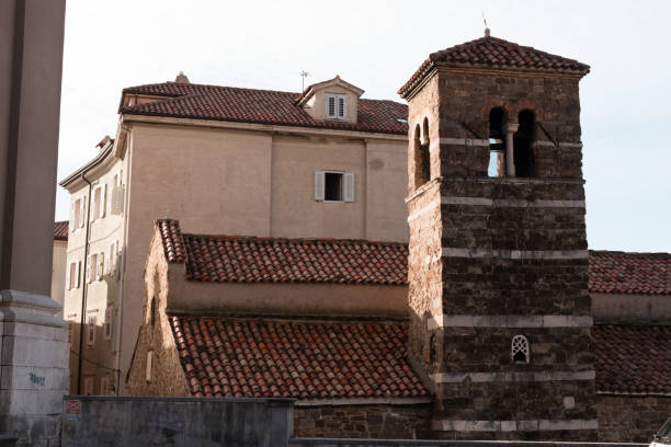 istock Stroll along the banks and squares of Trieste 638993370