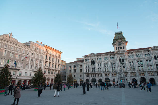 istock Stroll along the banks and squares of Trieste 638996038