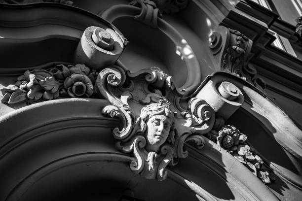 istock Ornaments on a XIX Century building 639006146