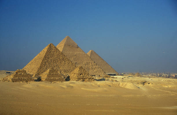 istock AFRICA EGYPT CAIRO GIZA PYRAMIDS 639012332
