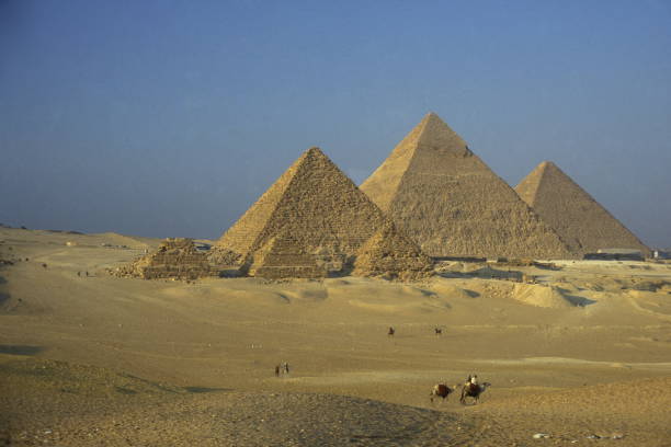 istock AFRICA EGYPT CAIRO GIZA PYRAMIDS 639012438