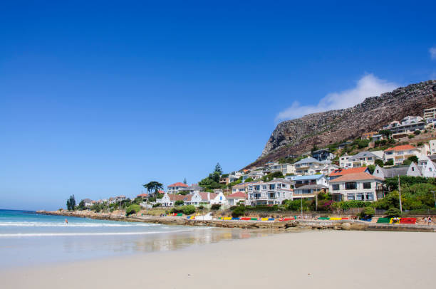istock Beautiful seaside scenery 639019374