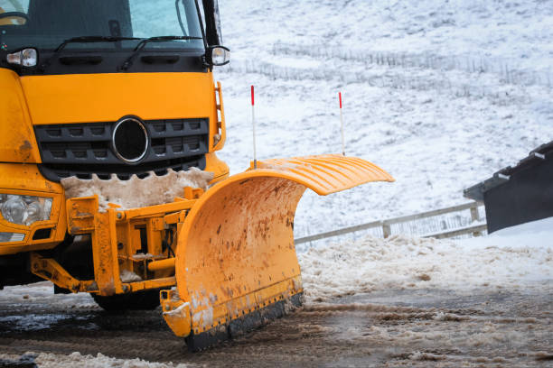 istock Snow Plough in action 639021784