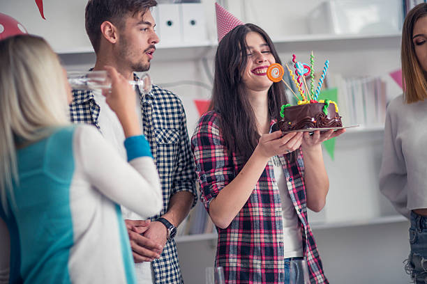 istock Happy girl 639038034