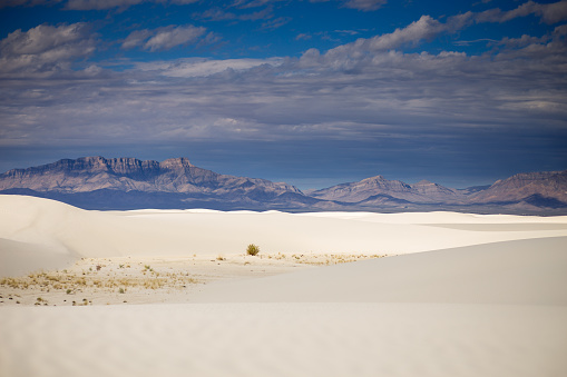 Scenic view across the gypsum dunes of White Sands National Monument, New Mexico.