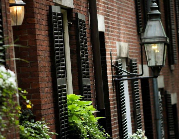 istock Beacon Hill Street 639041000