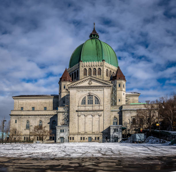 istock Saint Joseph Oratory with snow - Montreal, Quebec, Canada 639052934