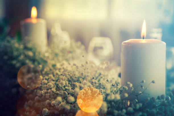 istock Romantic valentine candle background 639054376