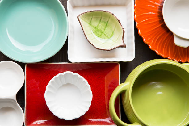 istock Colorful dishes 639057804