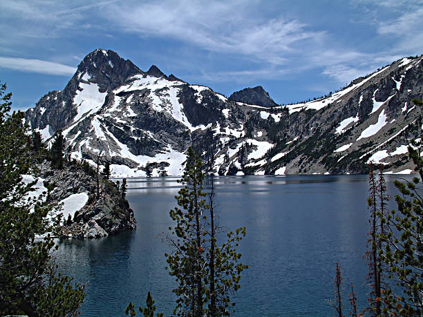 istock Sawtooth Lake 9 639062962