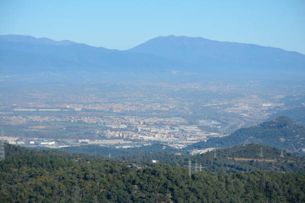 istock Hills and cities around Barcelona 639076206