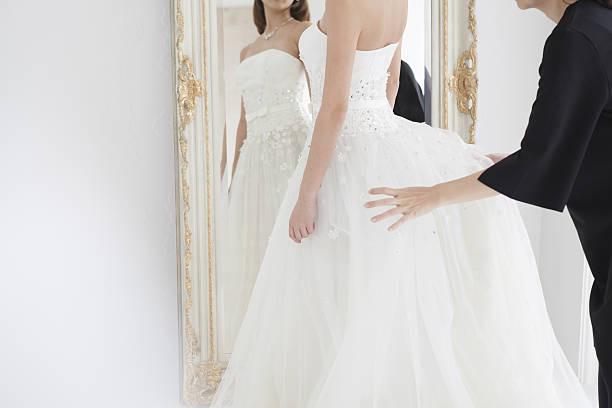istock Bride to change to a wedding dress. 639085656