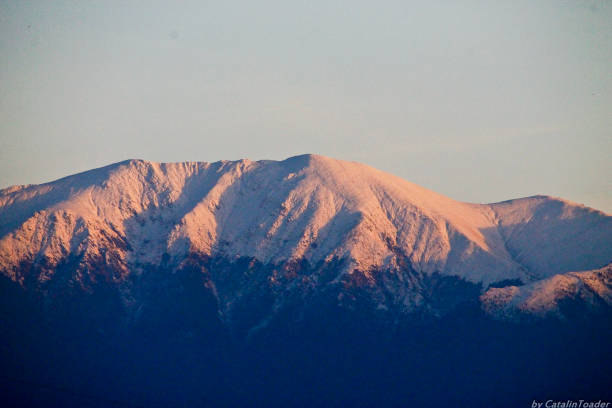 istock Sunset over Susu`s Peak 639103060