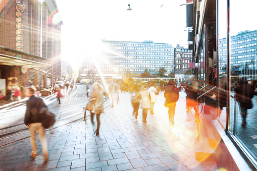 https://media.istockphoto.com/id/639109564/photo/motion-blur-of-people-walking-in-the-city.jpg?b=1&s=170667a&w=0&k=20&c=6-HTCbWaL8-YWZqSwB55Fzz1qtm0hrqWL0kwWQzJZlI=