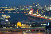 abstrakte-verschwommenbokeh-licht-kobe-stadt-innenstadt-an-der-bucht.jpg?b=1&s=170x170&k=20&c=MNycXvMU0xEQXp2W0lX7VUslZOGWmDeiP41_MGqim8o=