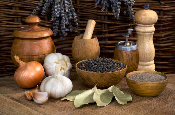 istock black pepper and garlic on the wooden table 639139710