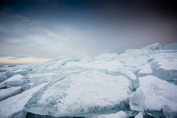 istock frozen lake Balaton 639145734