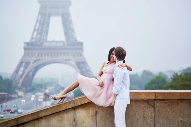istock Romantic couple together in Paris 639165570