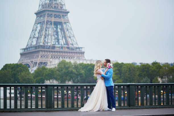 istock Just married couple near the Eiffel tower in Paris 639166008