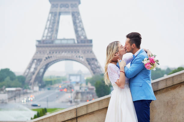 istock Just married couple near the Eiffel tower in Paris 639166342