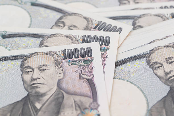 istock Japanese yen 639168596