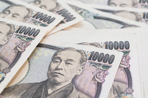 istock Japanese yen 639168602