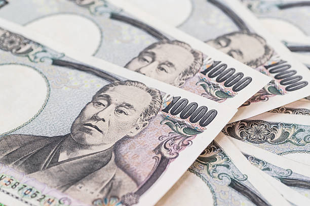 istock Japanese yen 639168644