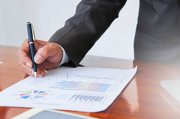 istock Business meetings, documents, sales analysis, Analysis Results 639174700
