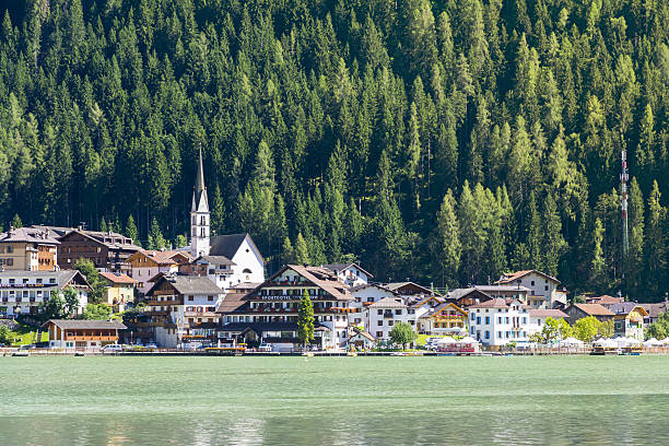 lake of alleghe - cordevole valley imagens e fotografias de stock