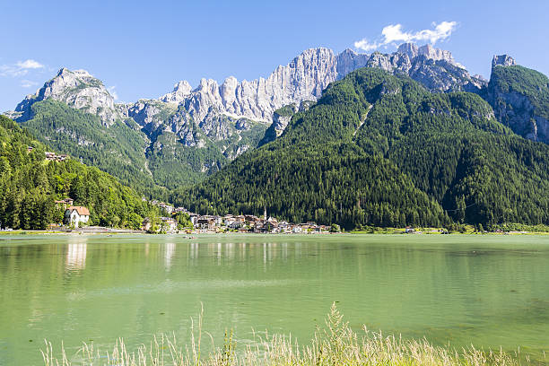 lake of alleghe - cordevole valley imagens e fotografias de stock