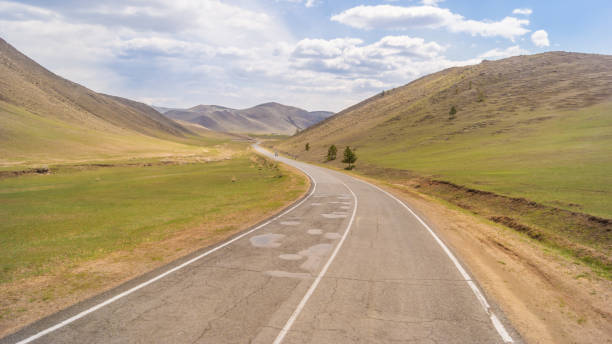 istock The road in the hills 639198654