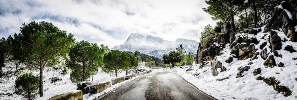 port of las palomas, grazalema, nevado - ubrique zdjęcia i obrazy z banku zdjęć