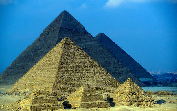 istock AFRICA EGYPT CAIRO GIZA PYRAMIDS 639208114