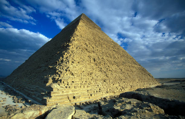 istock AFRICA EGYPT CAIRO GIZA PYRAMIDS 639208326
