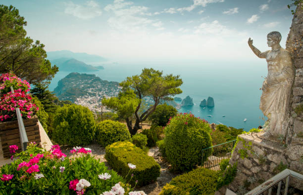 panorama wyspy capri z góry solaro, włochy - capri zdjęcia i obrazy z banku zdjęć