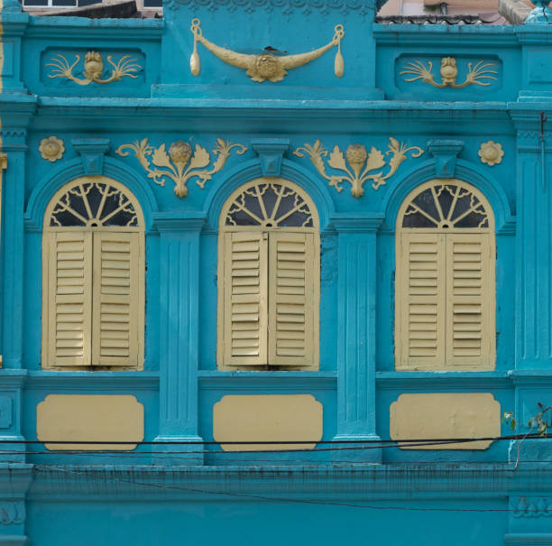 istock Pattern of old wooden windows with vintage style. 639220476