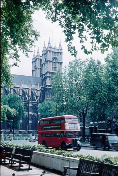 londres, scène de rue, 1966 - london england urban scene city life bus photos et images de collection