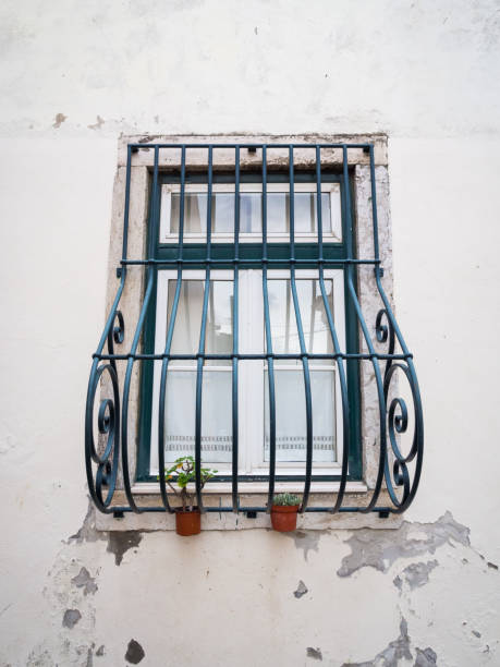 istock Old window in Belem, Lisbon, Portugal 639244938