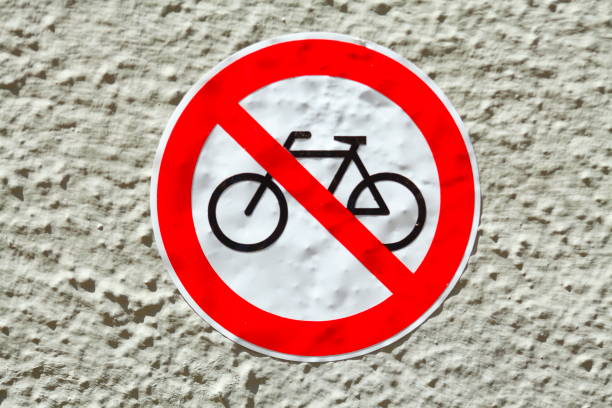 istock Fahrradverbotsschild 639250484